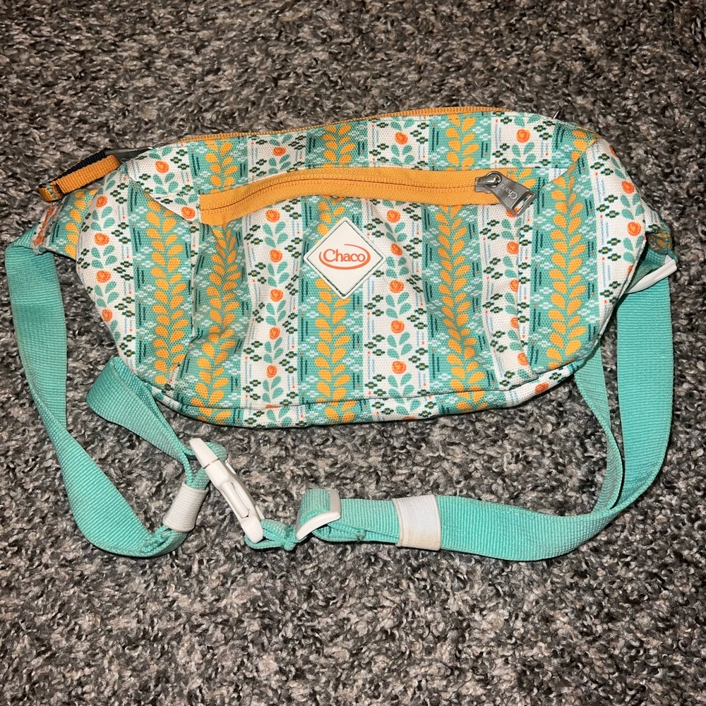 Chaco fanny pack/ cross bag